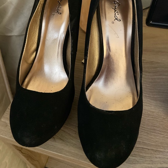 High heels - Picture 2 of 2